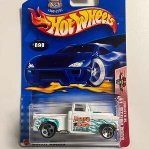 2003 Hot Wheels Radical Wrestlers '56 Flashsider White Die-Cast Truck #090